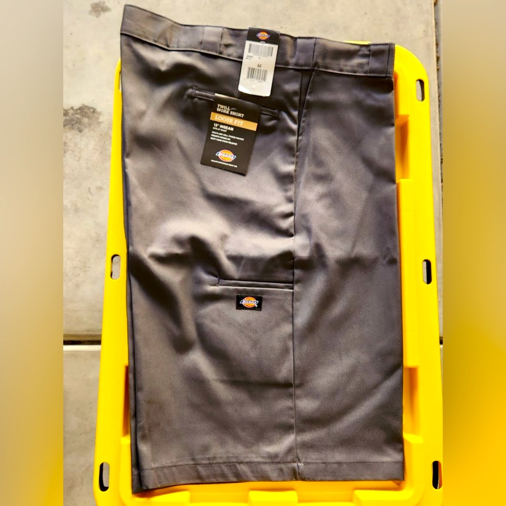 🩶🩳🩶 Dickies 13" Loose Fit Multi-Pocket Twill Work Shorts - Charcoal Gray